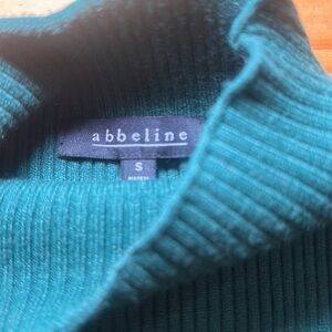 Forest green dress, Abbeline size small,removed tags-never worn. Fitted/stretchy